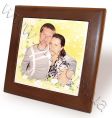 плитка в деревянной рамке с фотографией